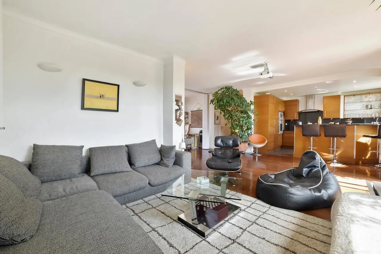 Eiffel Tower Mirabeau Bridge'S Eagle Sight Appartement Parijs